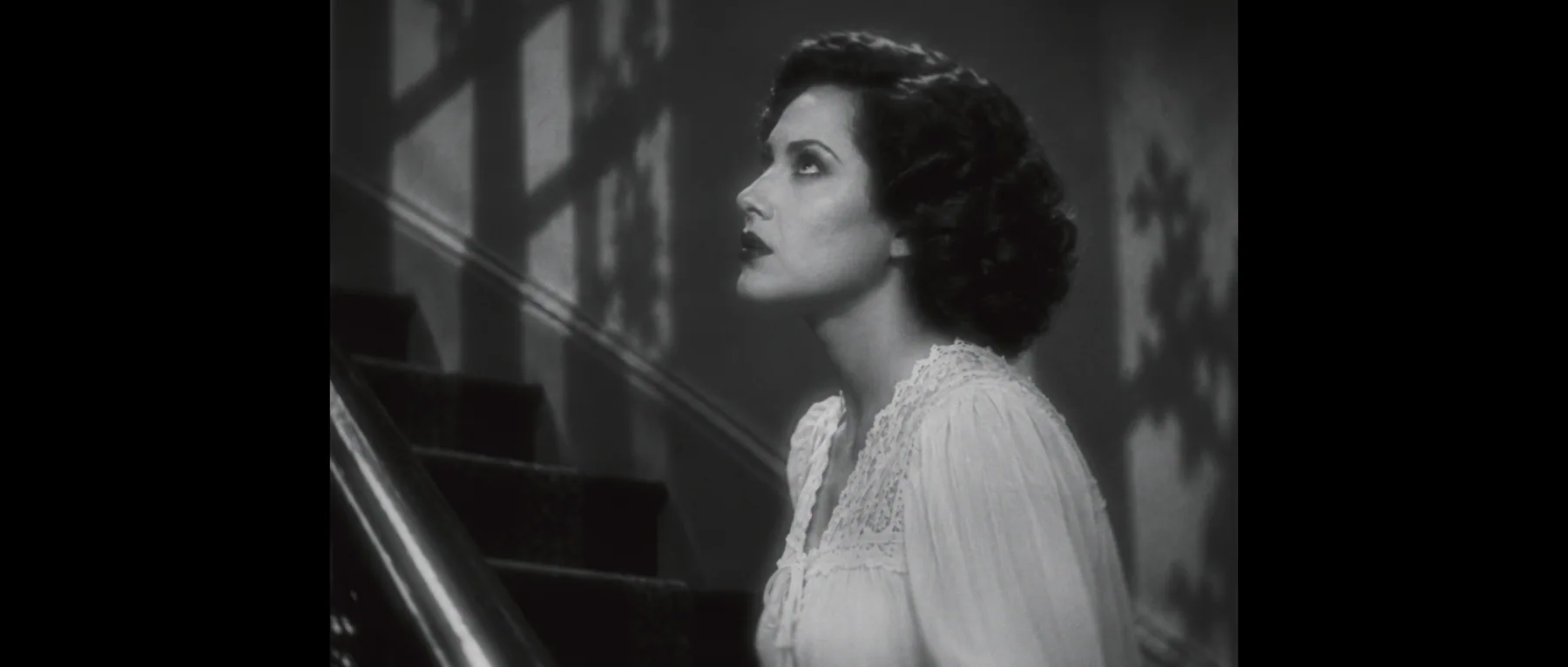 Black and white scene from The Midnight Lodger